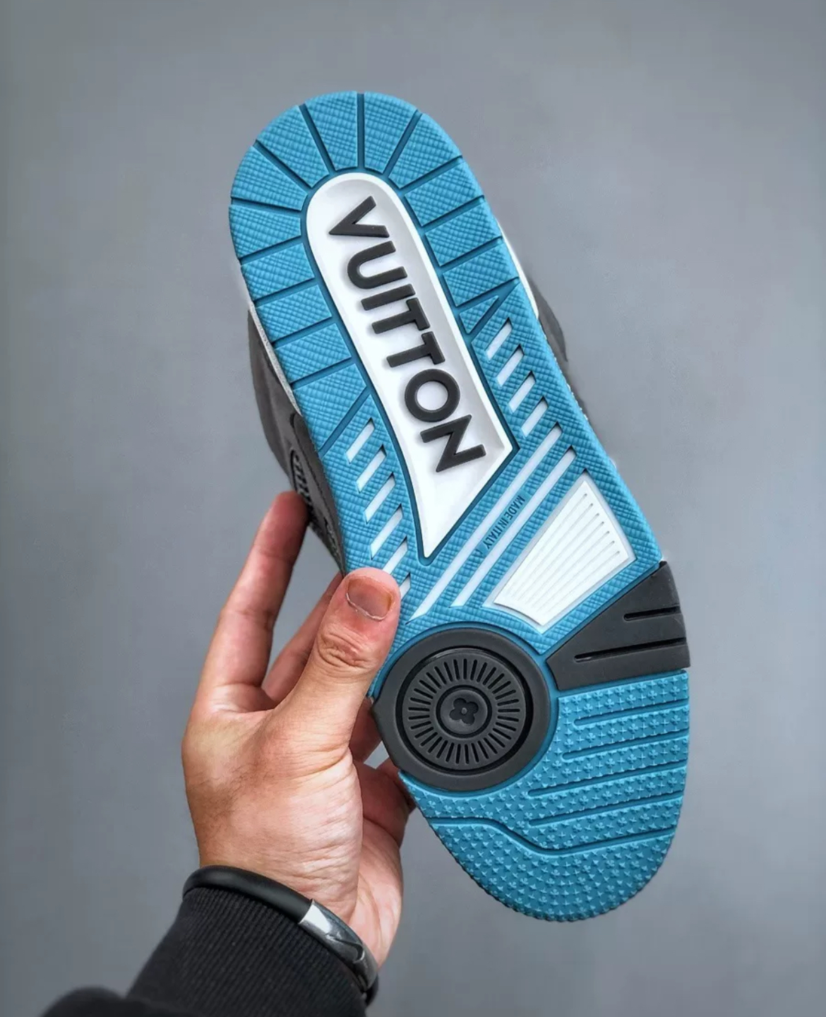 LV Trainer 2025 Grey & Blue