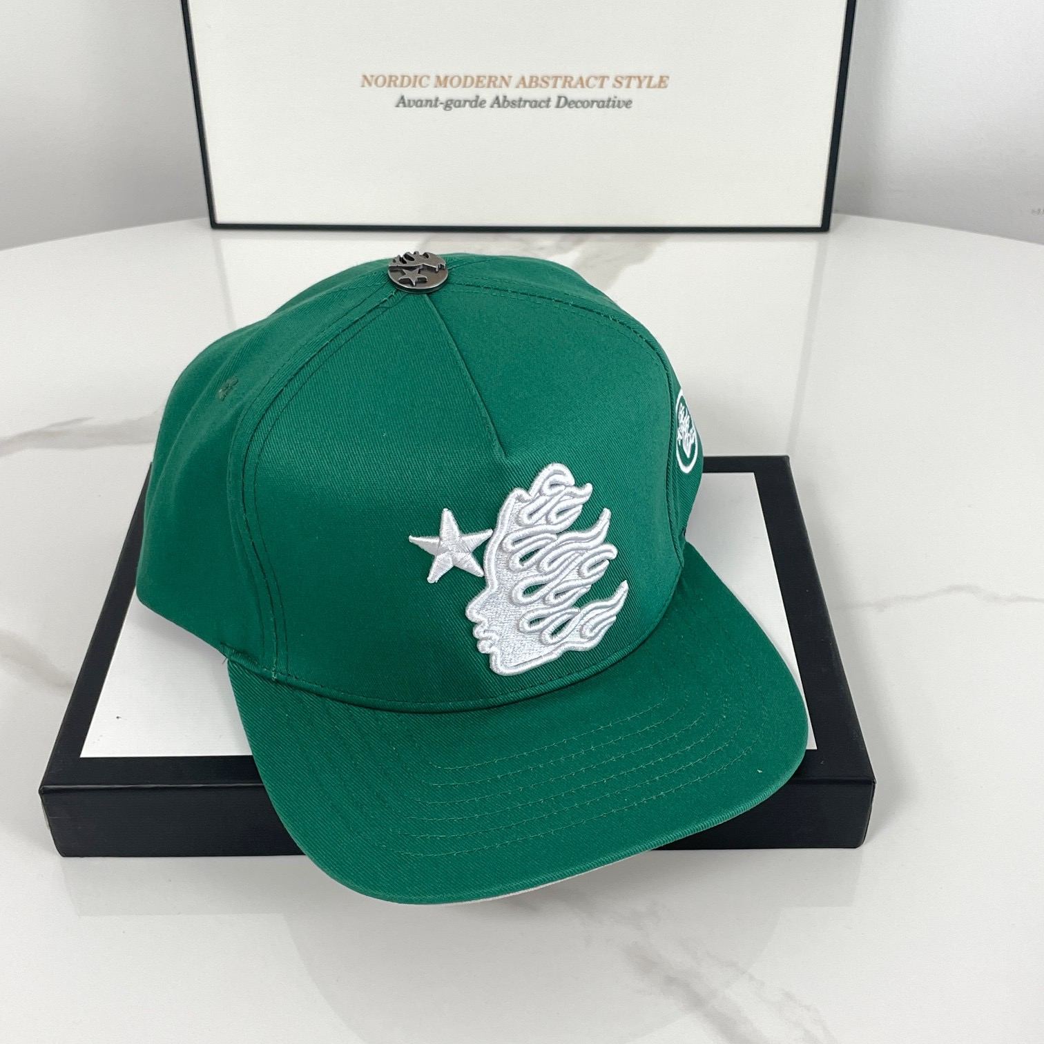 Green embroidery fashion cap