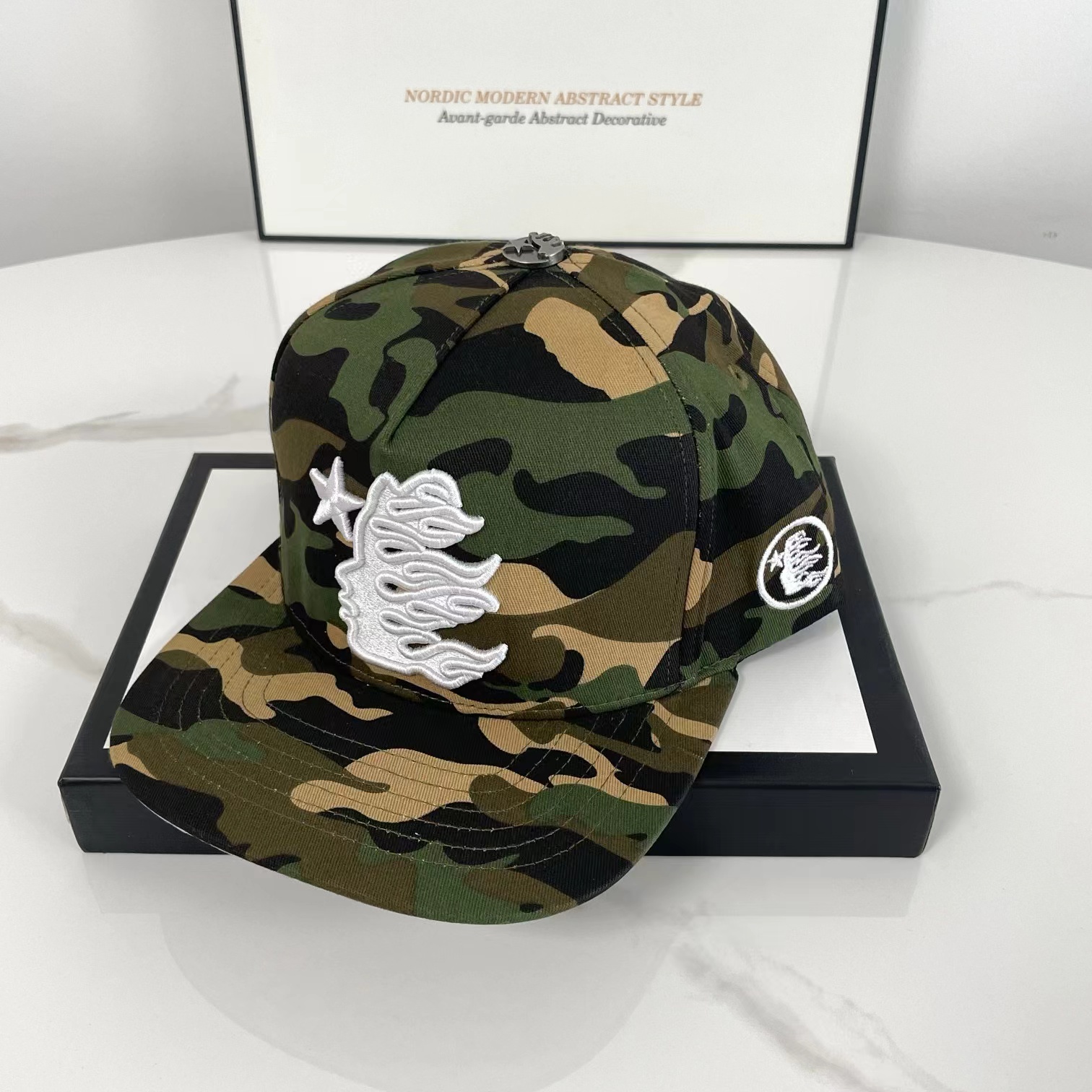 Camo color fashion cap