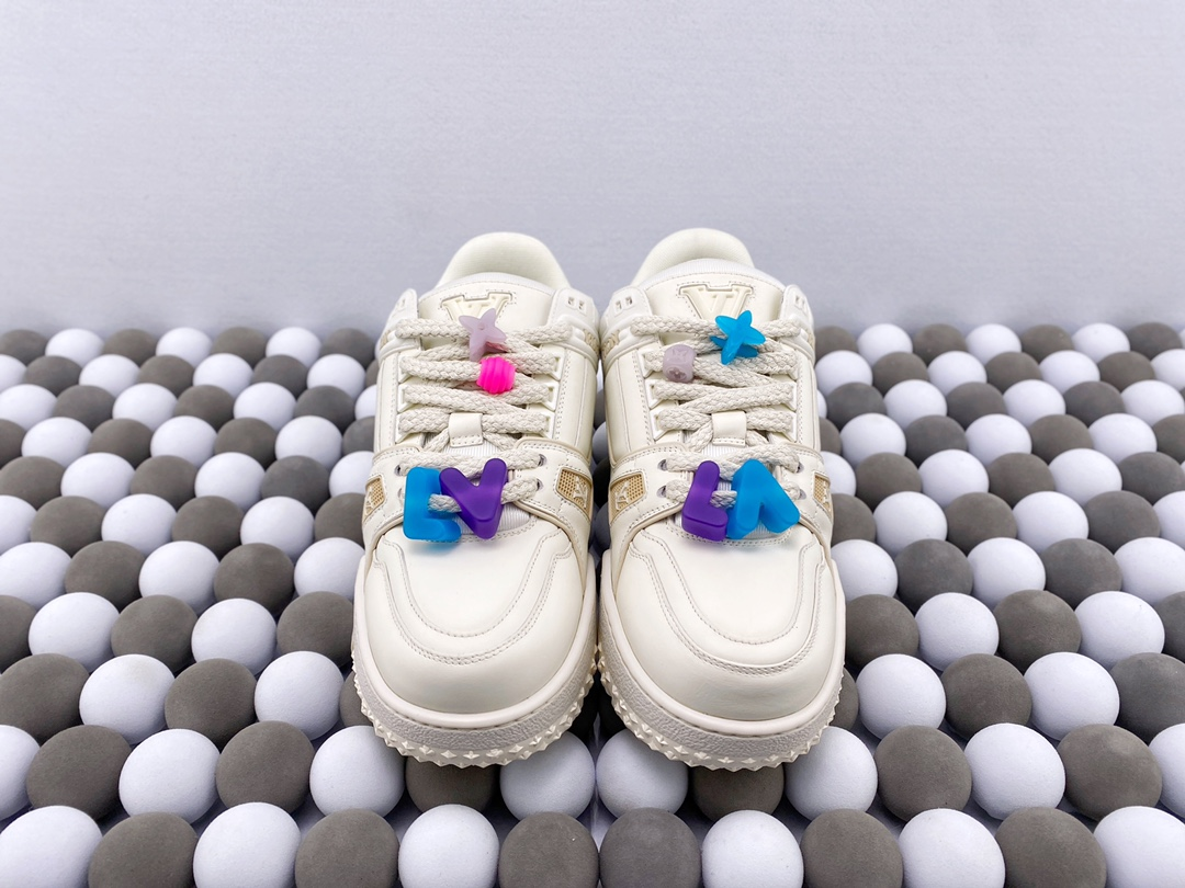 2024 LV Trainer Maxi Low White Color