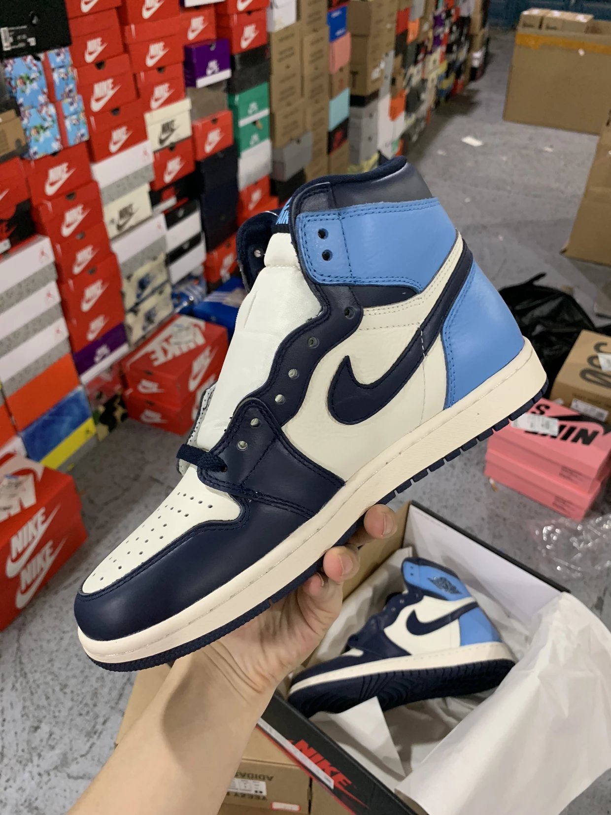 Air Jordan 1 Retro High Obsidian