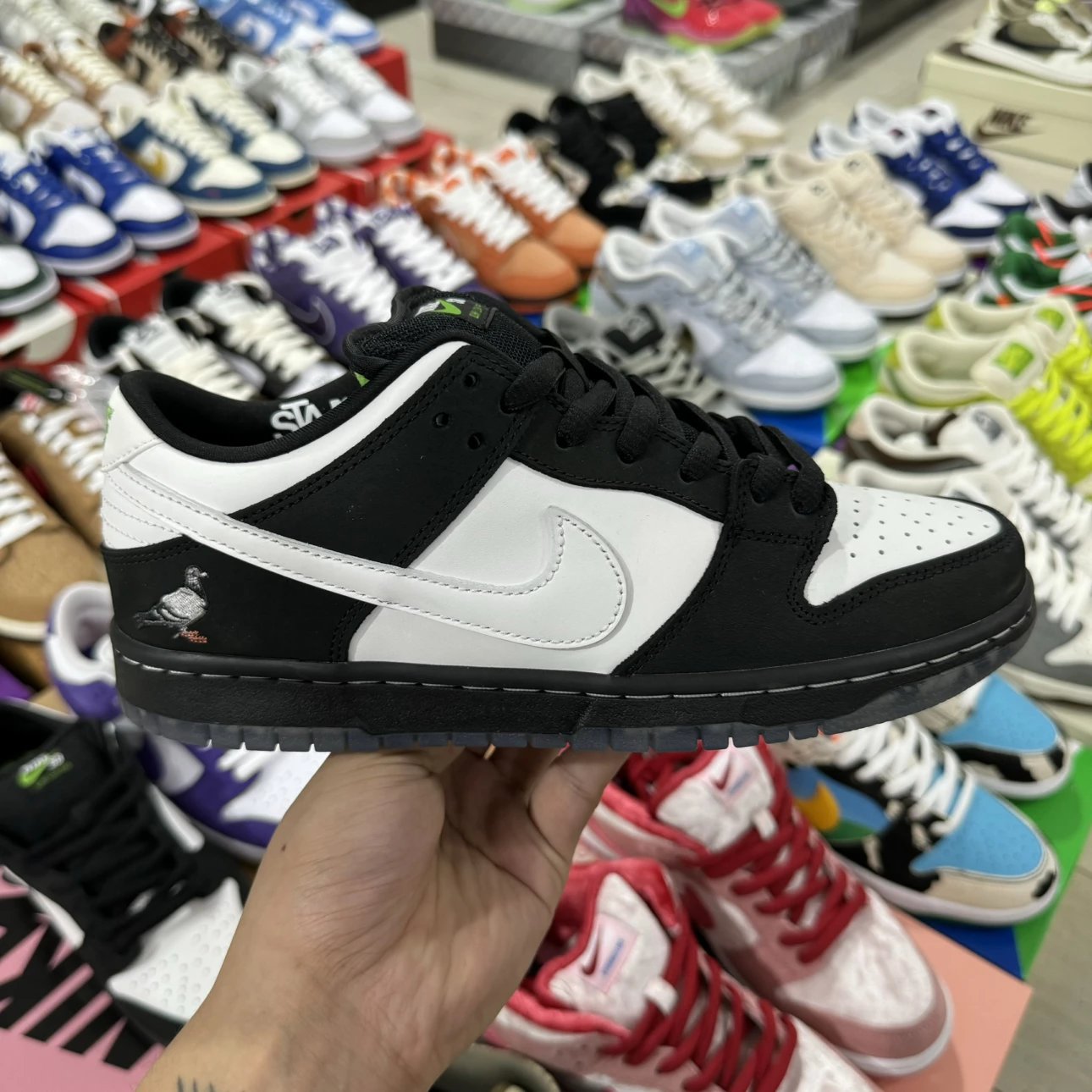 SB Dunk Low Pro Pigeon Black