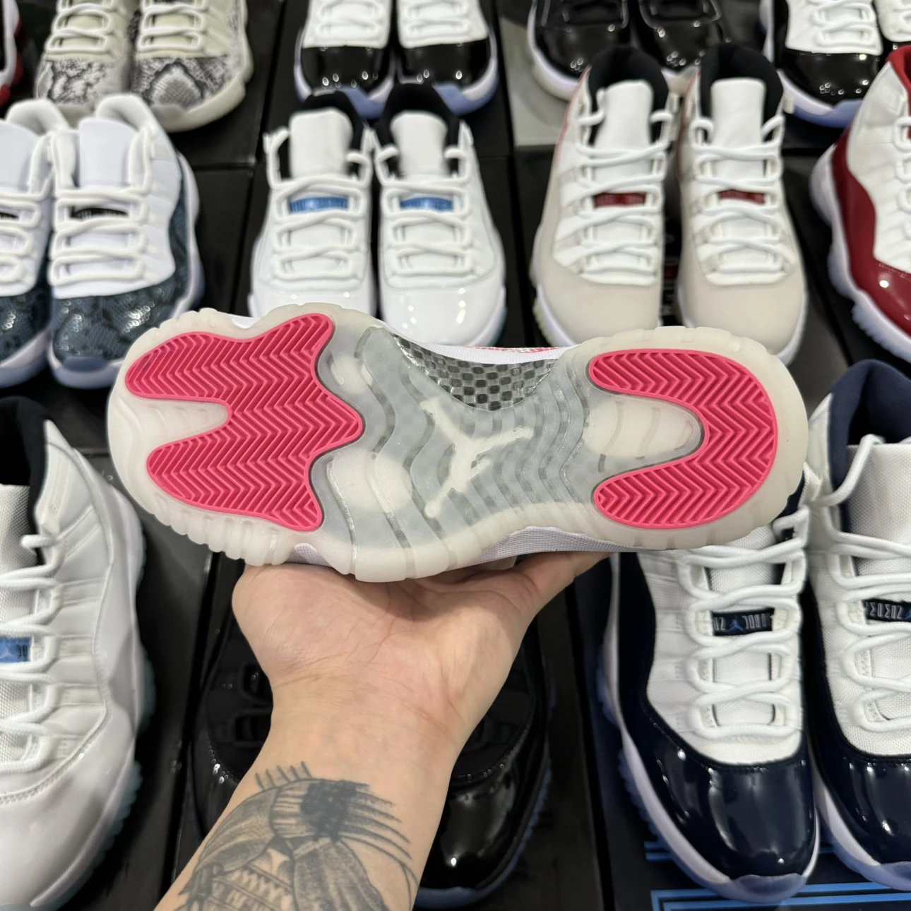 Air Jordan 11 Retro Low white Pink