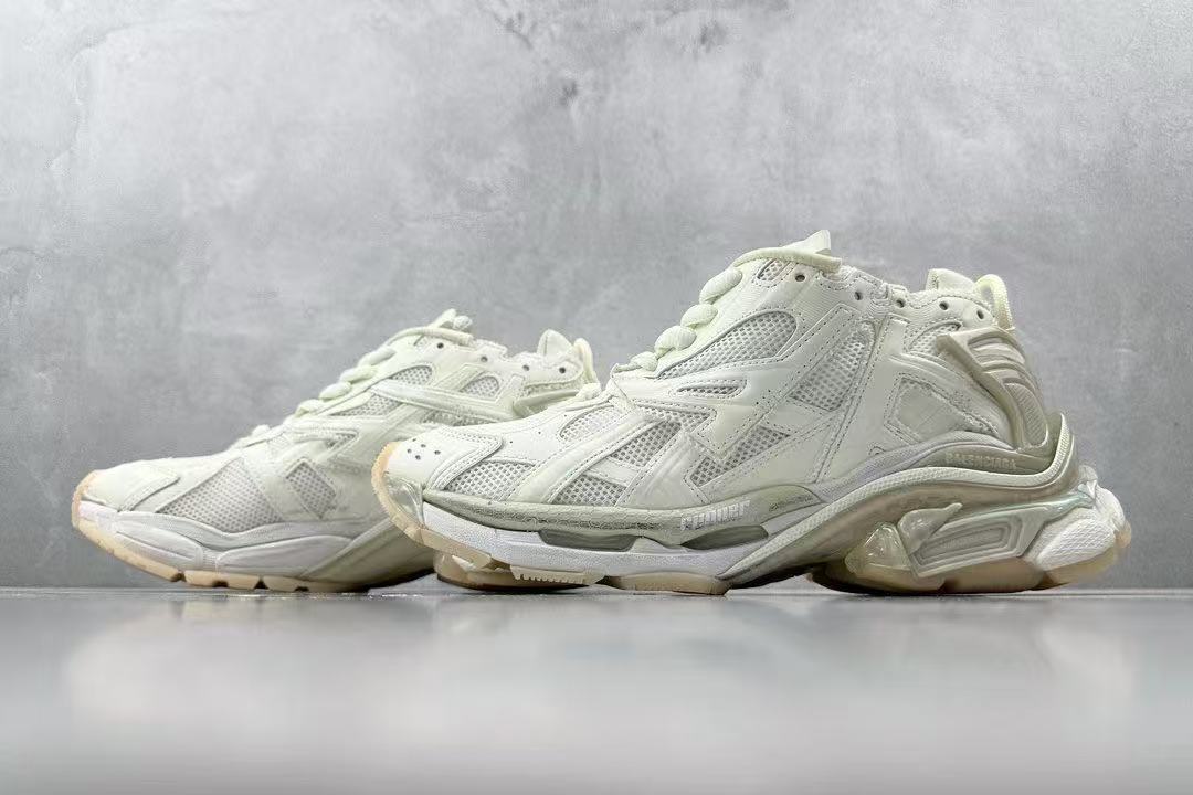 balenciaga runner white shoes