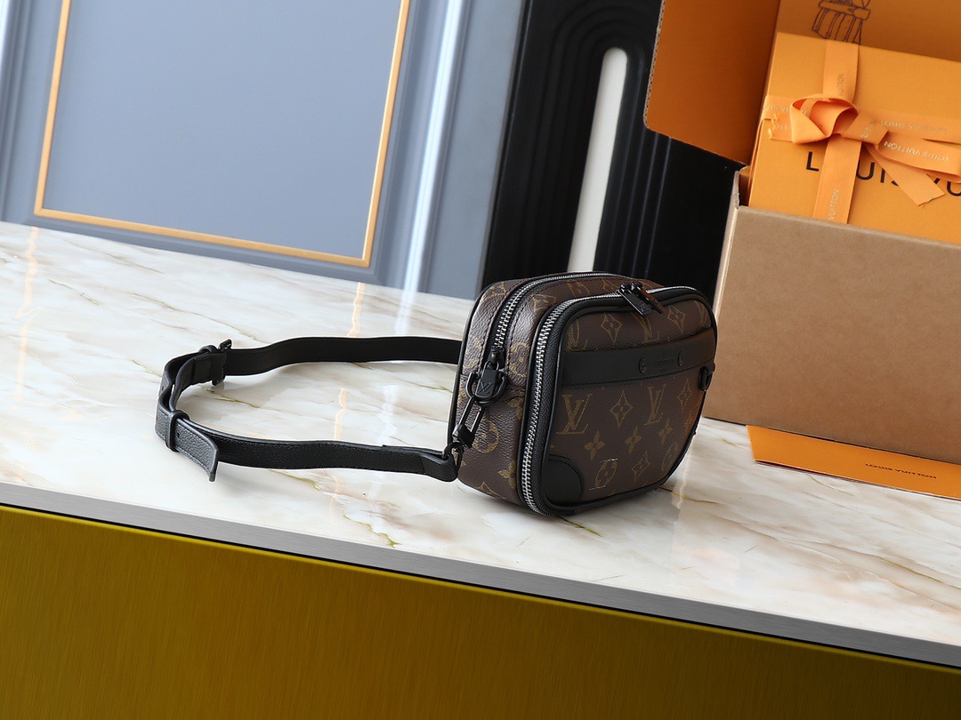 lv message bag classic color