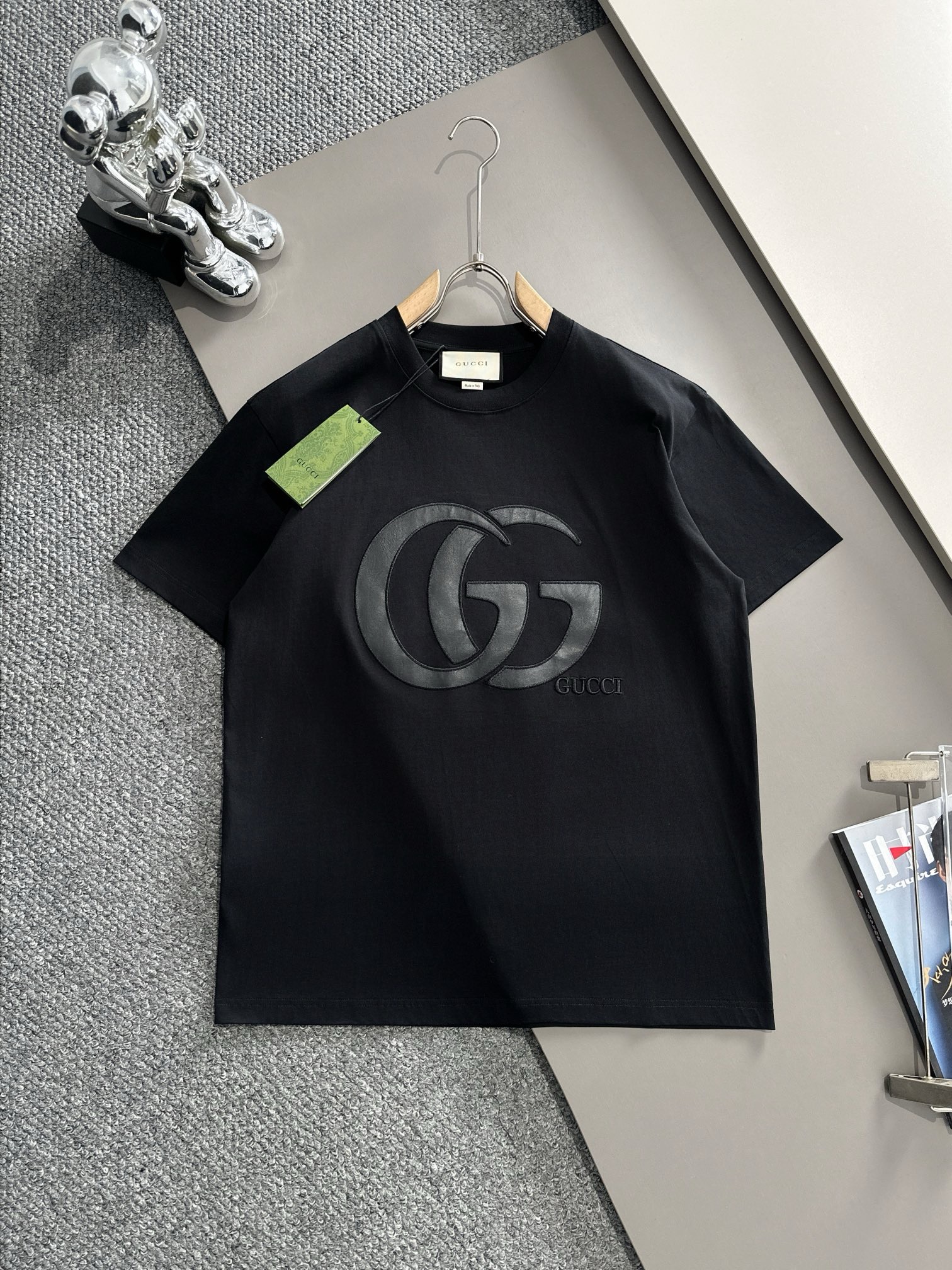 gucci 2025 stitching and embroidery cream and black tee