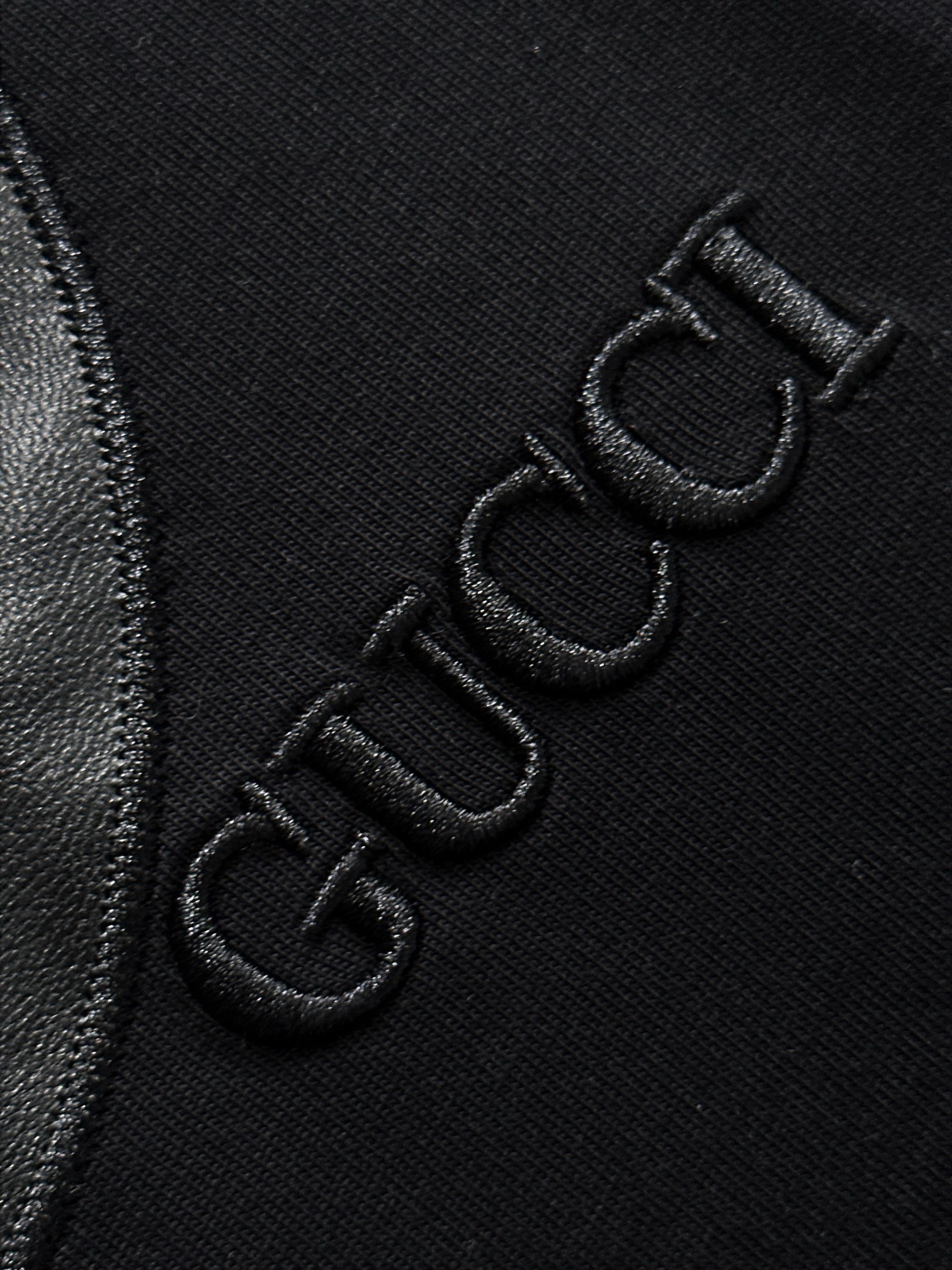 gucci 2025 stitching and embroidery cream and black tee
