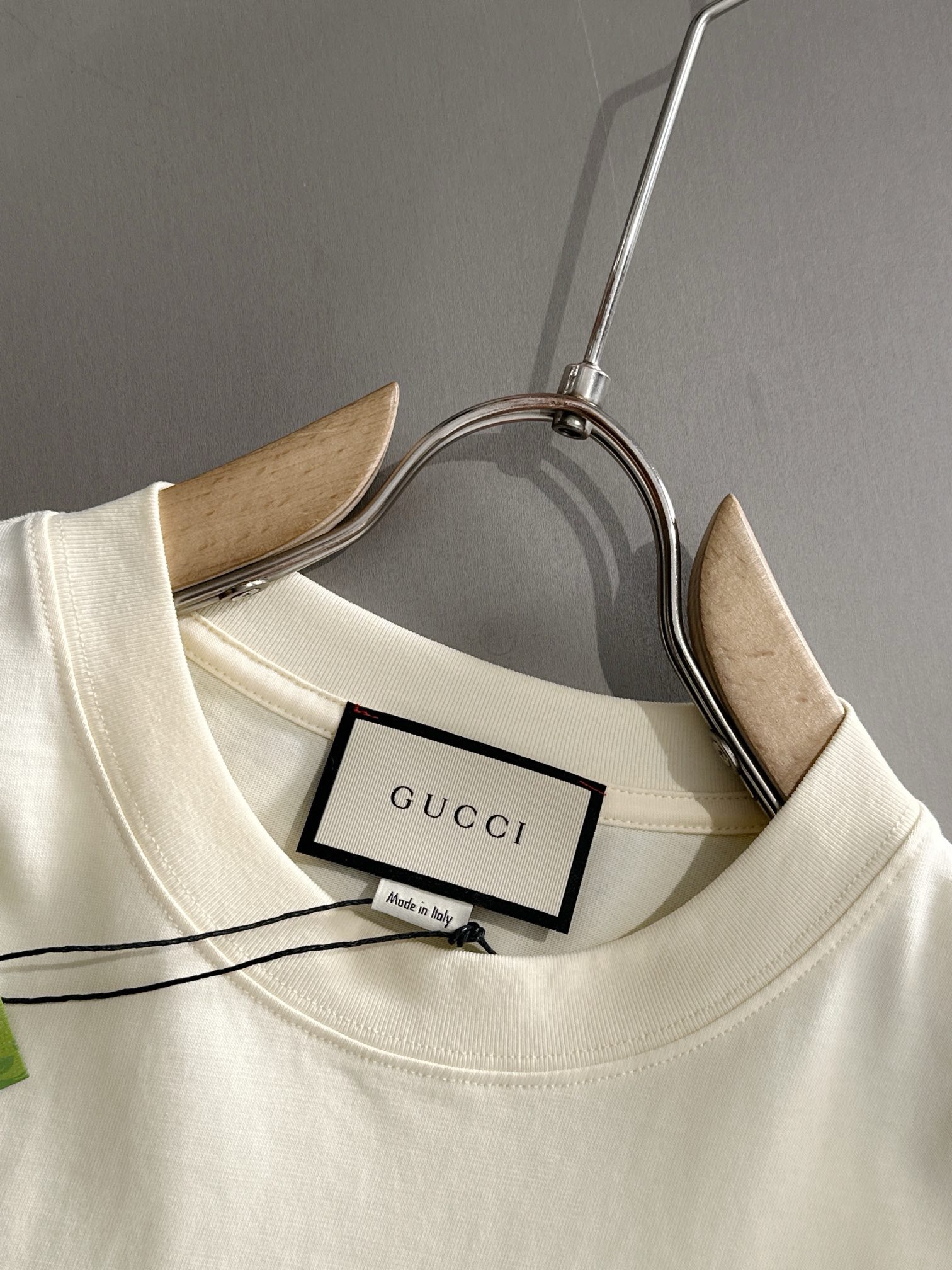 gucci blue logo tee