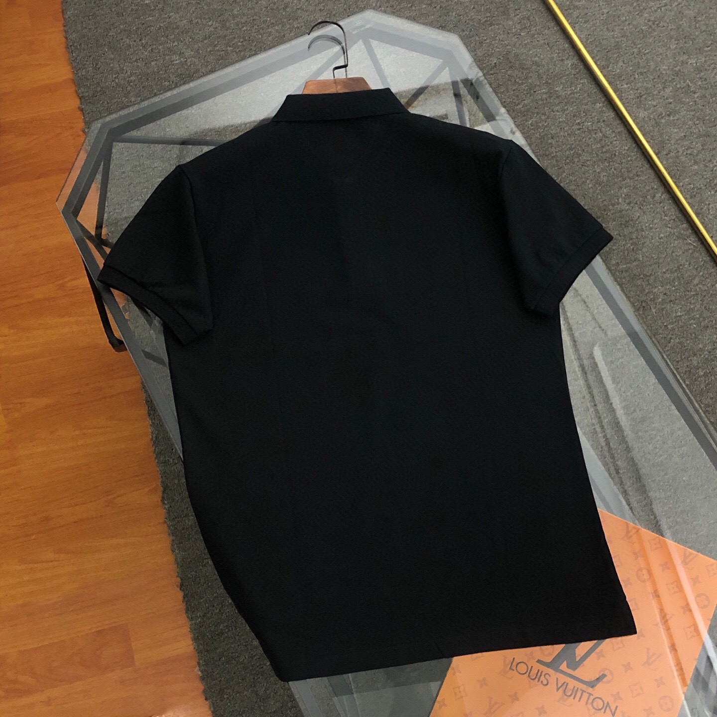 Prada metal Logo