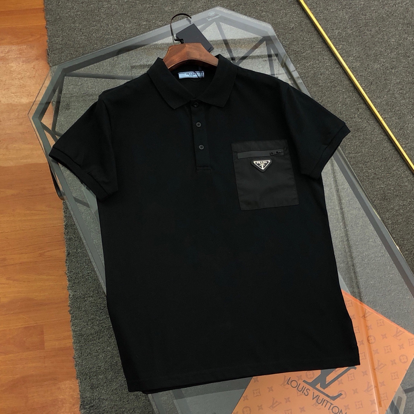 Prada metal Logo