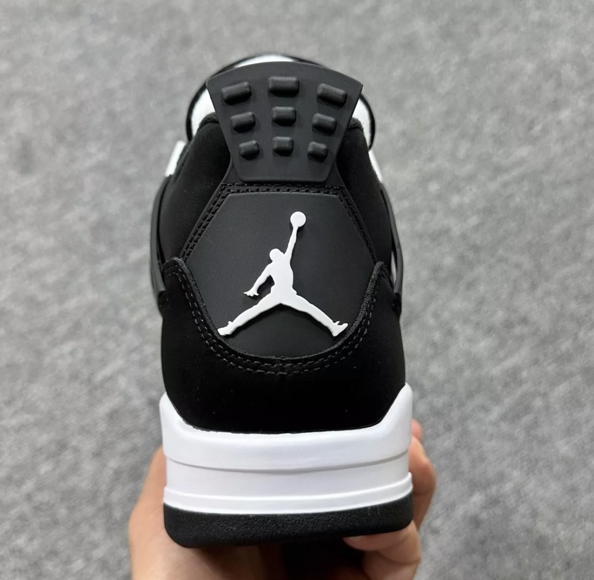 Air Jordan 4 Retro White Thunder