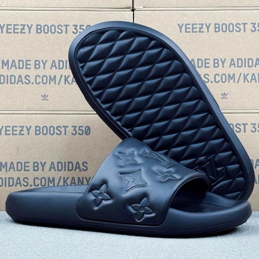 LV Embossing Logo Waterfront Slide Black