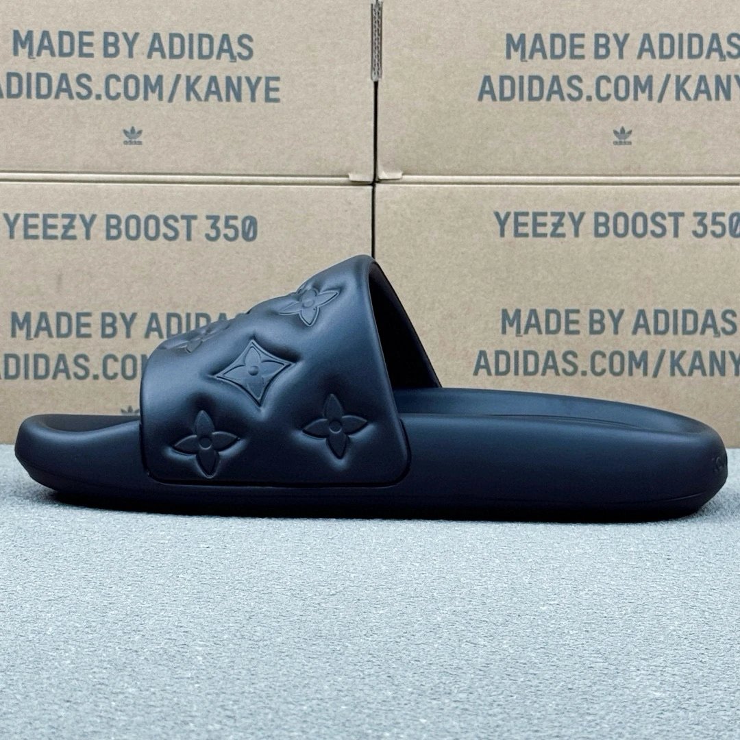 LV Embossing Logo Waterfront Slide Black