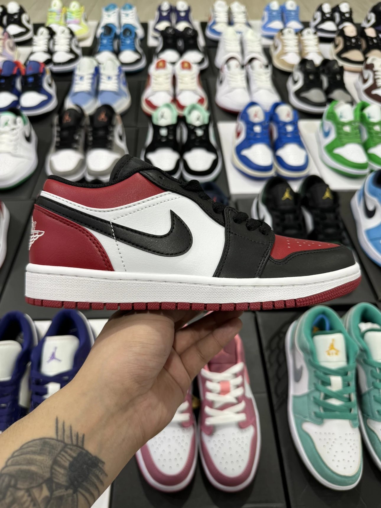 Air Jordan 1 Low Bred Toe