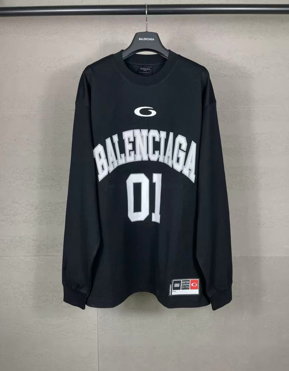 balenciaga hoodie black