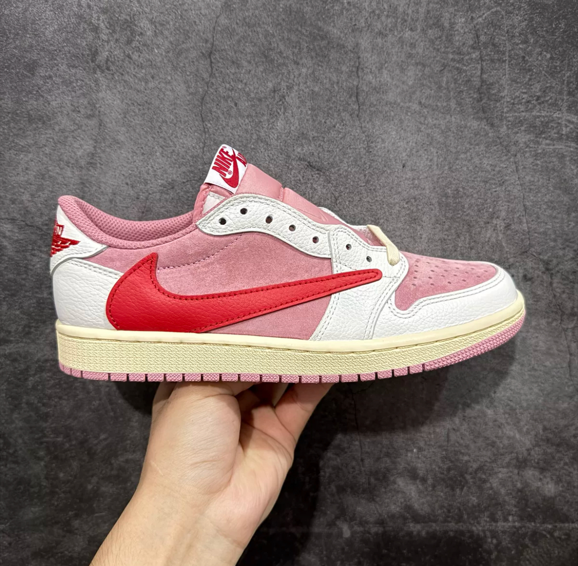 Travis Scott & Air Jordan 1Low Pink Color