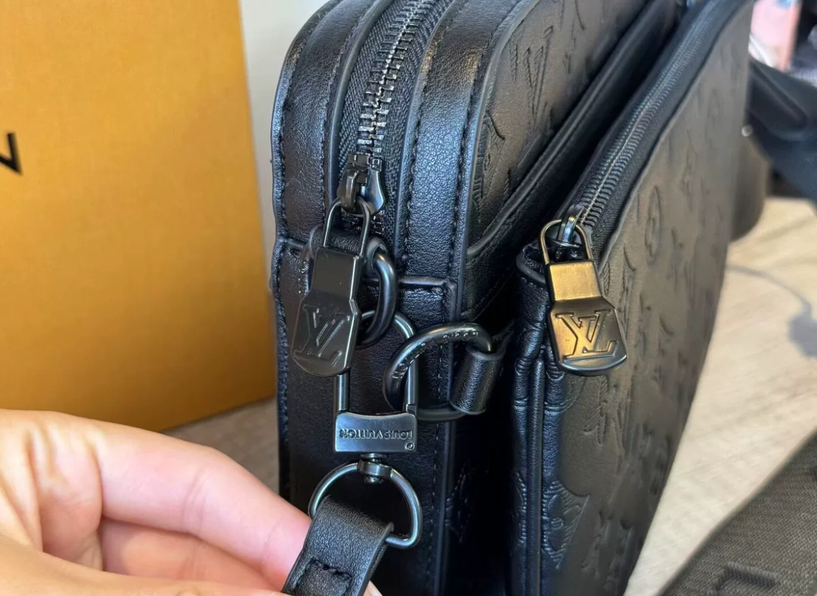 LV Trio Message Bag 3 in one Black color