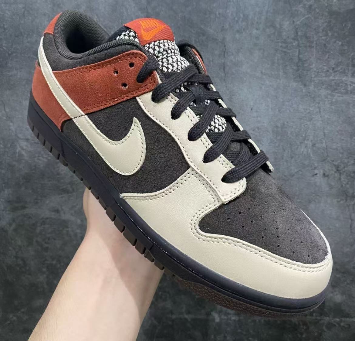 NK Dunk Low " Red Panda "